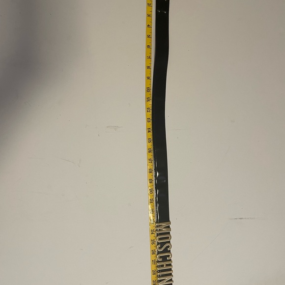 MOSCHINO belt - Black with gold hardware - Picture 10 of 10